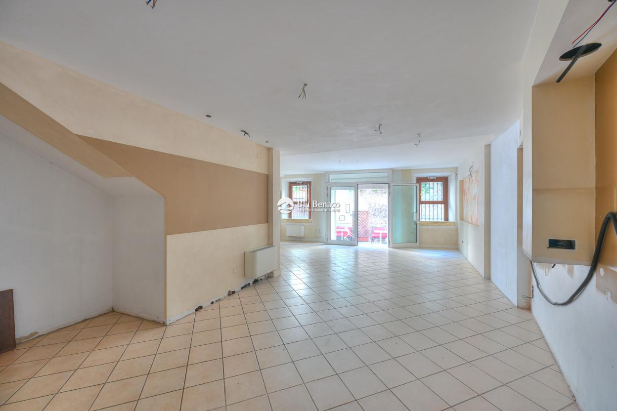 Commercial space for sale in Salò 