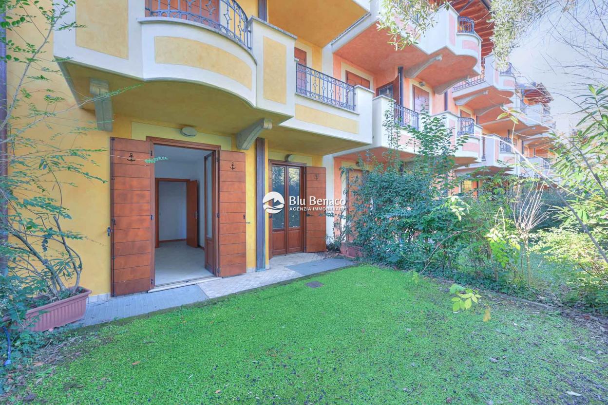 Three-room apartment in prestigious residence near the lake