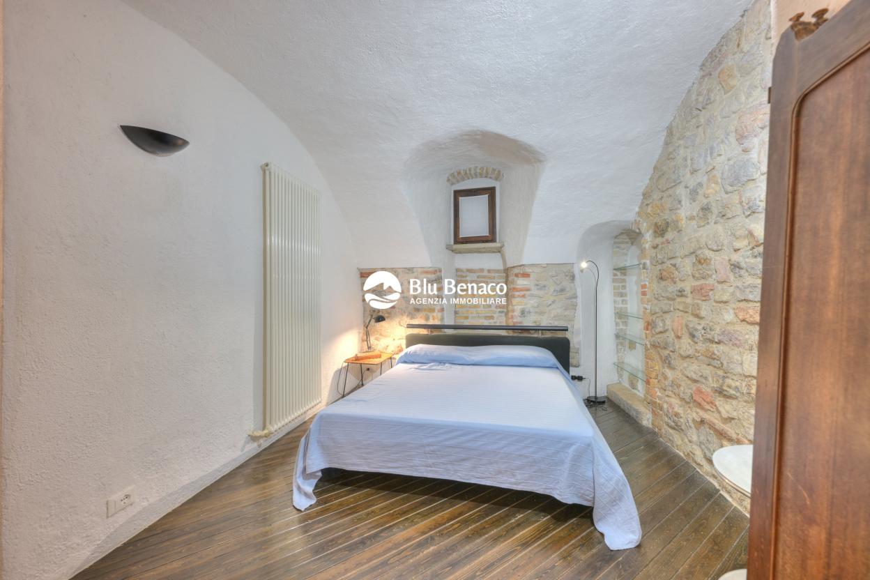 Appartamento piano terra, in vendita porto di Gargnano 