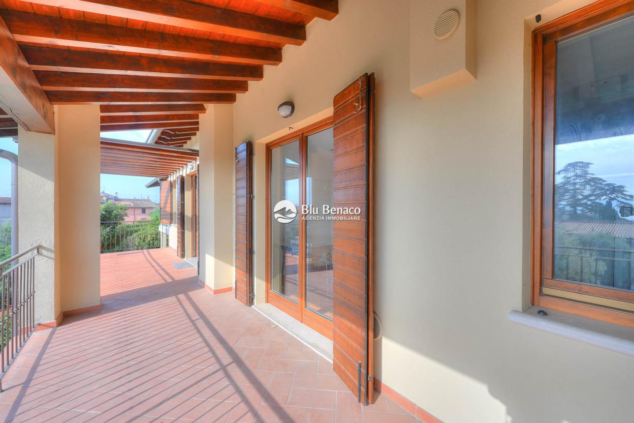 Elegant four-room apartment for sale in Toscolano