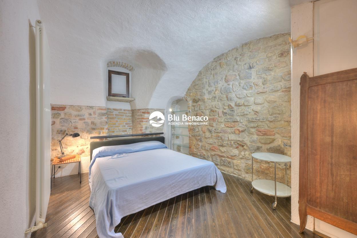 Appartamento piano terra, in vendita porto di Gargnano 