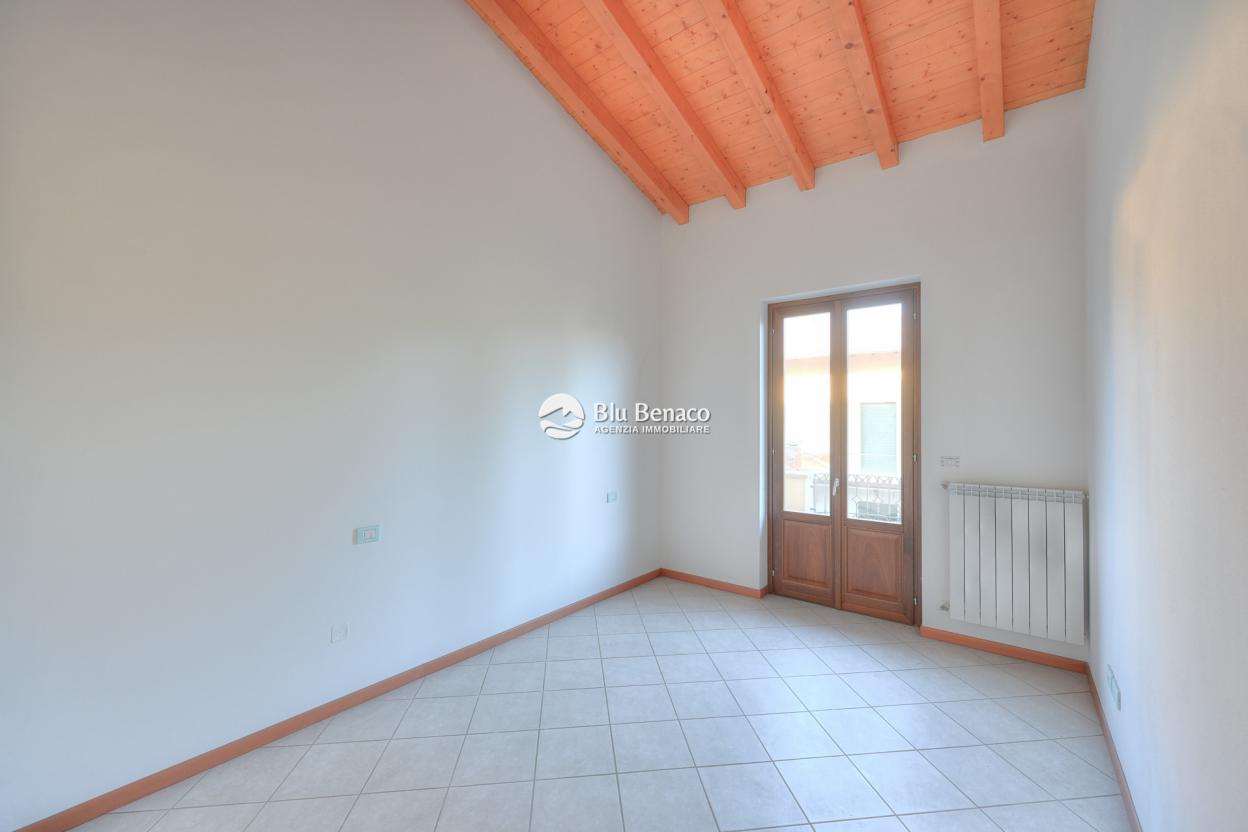 Unmissable three-room apartment for sale in Maderno