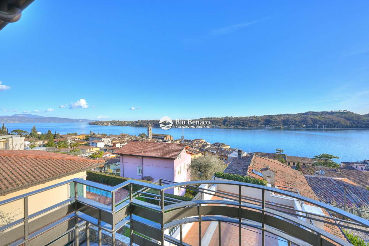 Penthouse for sale with stunning lake view in Salò
