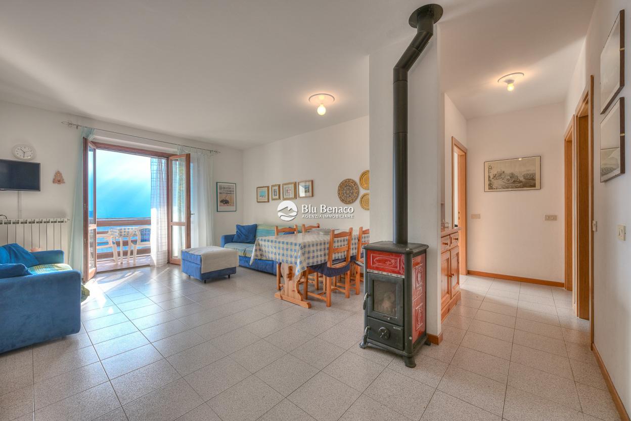 Lake-view apartment for sale in Tignale Lake-view apartment for sale in Tignale