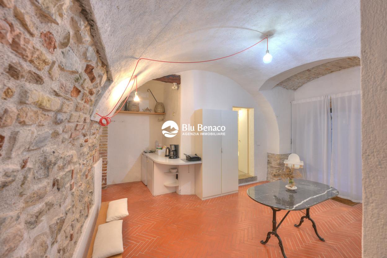 Appartamento piano terra, in vendita porto di Gargnano 