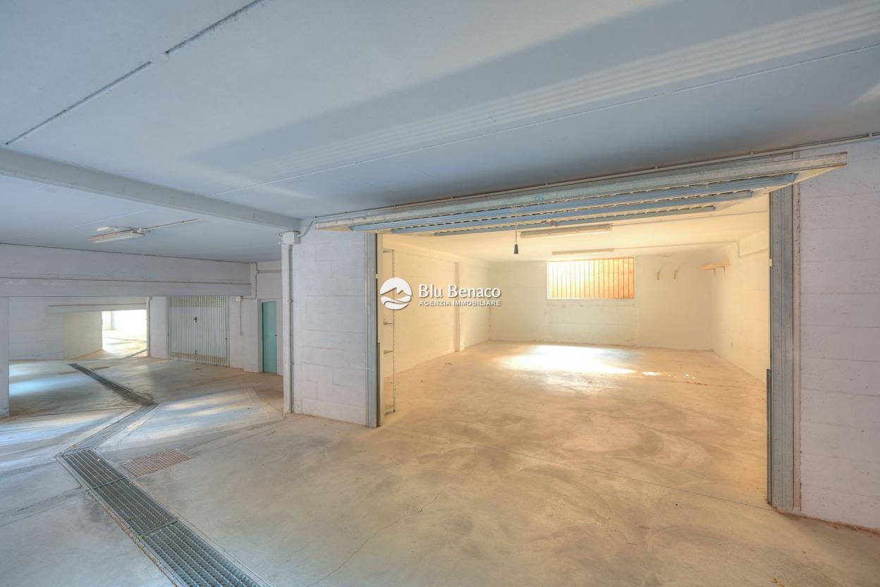 Elegant four-room apartment for sale in Toscolano
