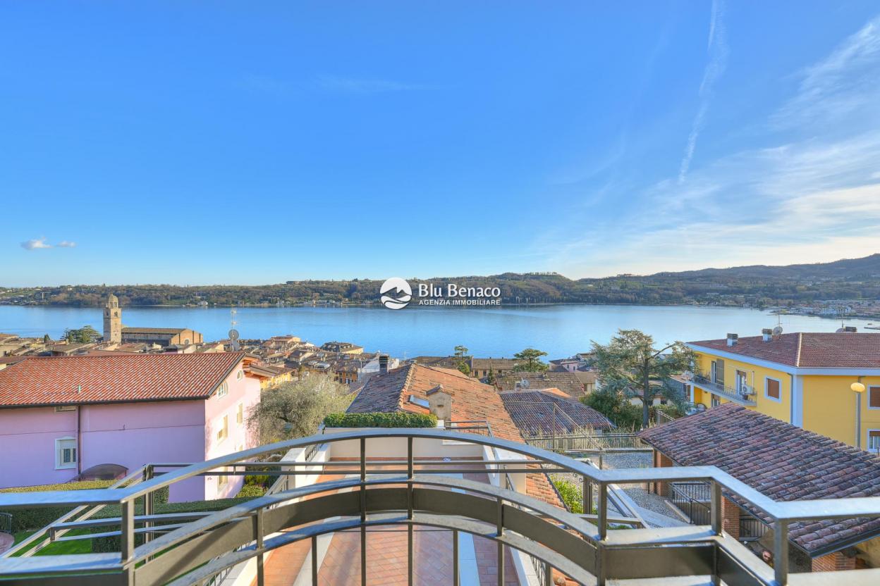 Penthouse for sale with stunning lake view in Salò