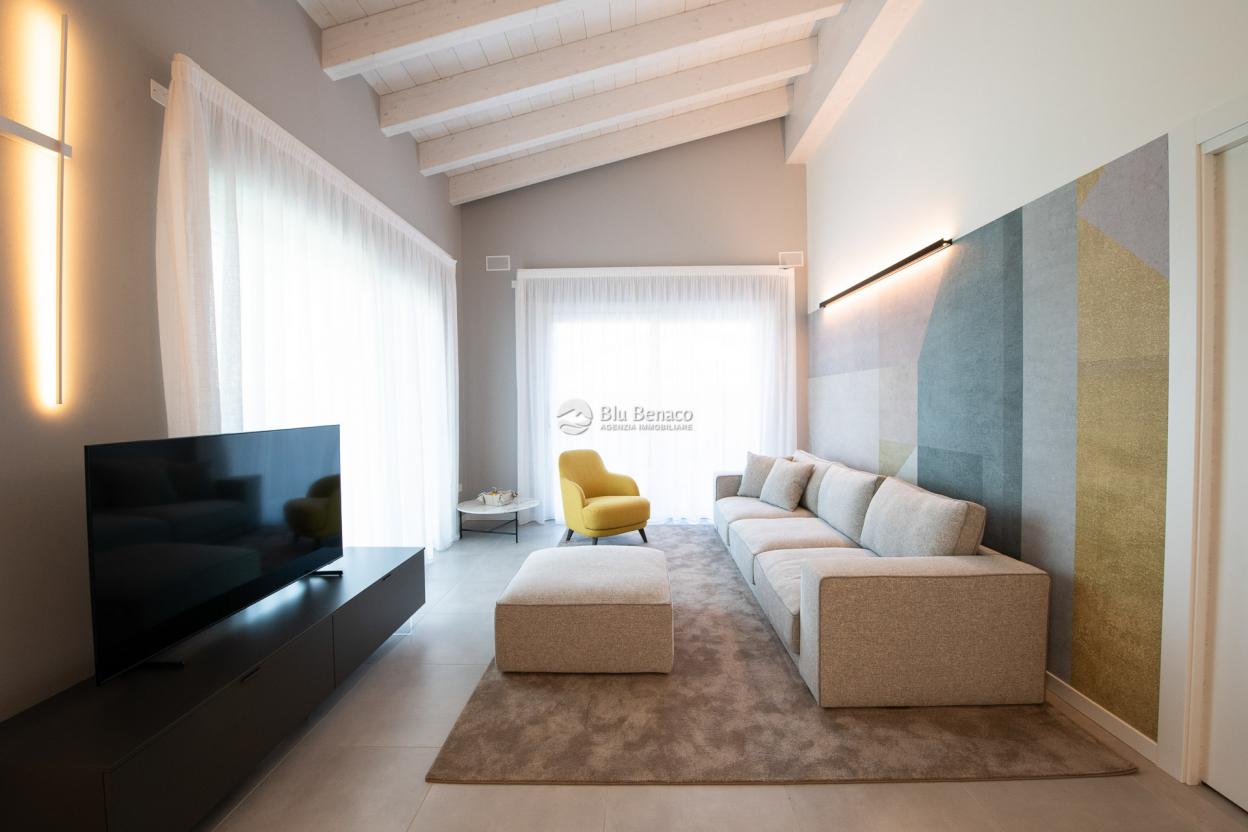 Villa zu verkaufen in Manerba del Garda