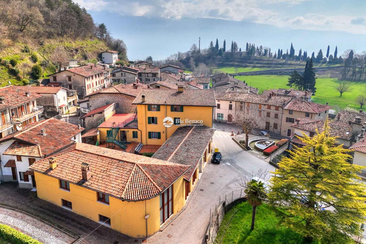 Porzione cielo terra in vendita a Navazzo 