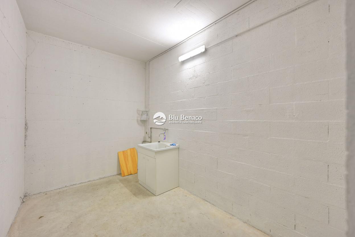 Elegant four-room apartment for sale in Toscolano