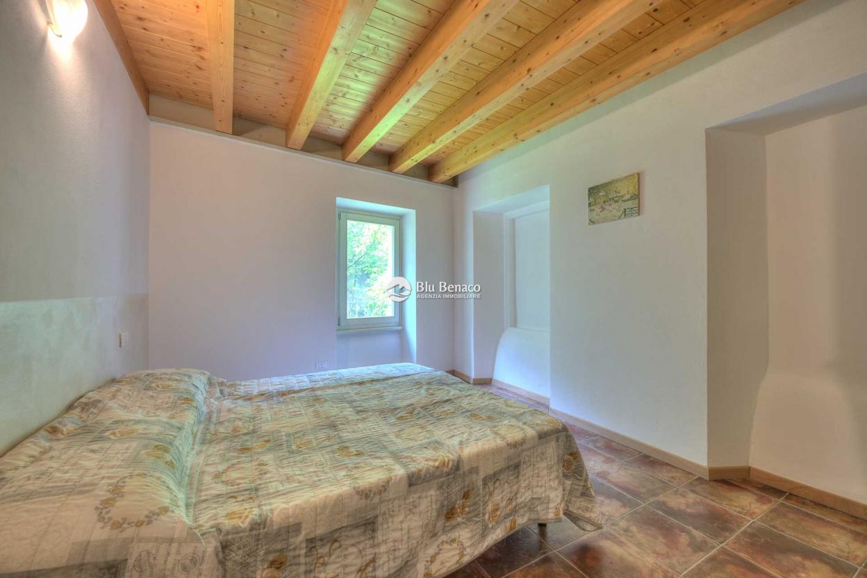 Property for sale in Camerate