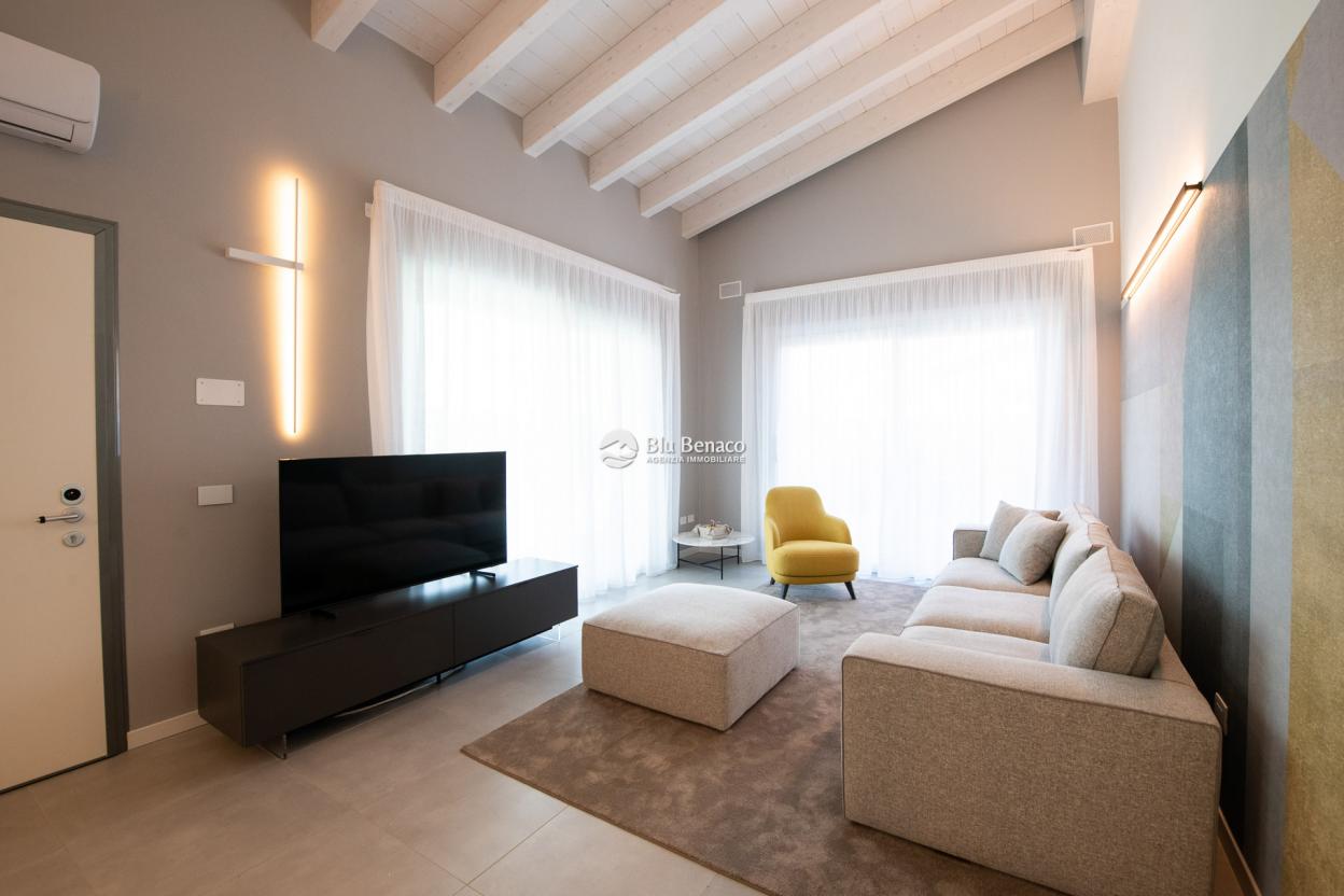 Villa zu verkaufen in Manerba del Garda