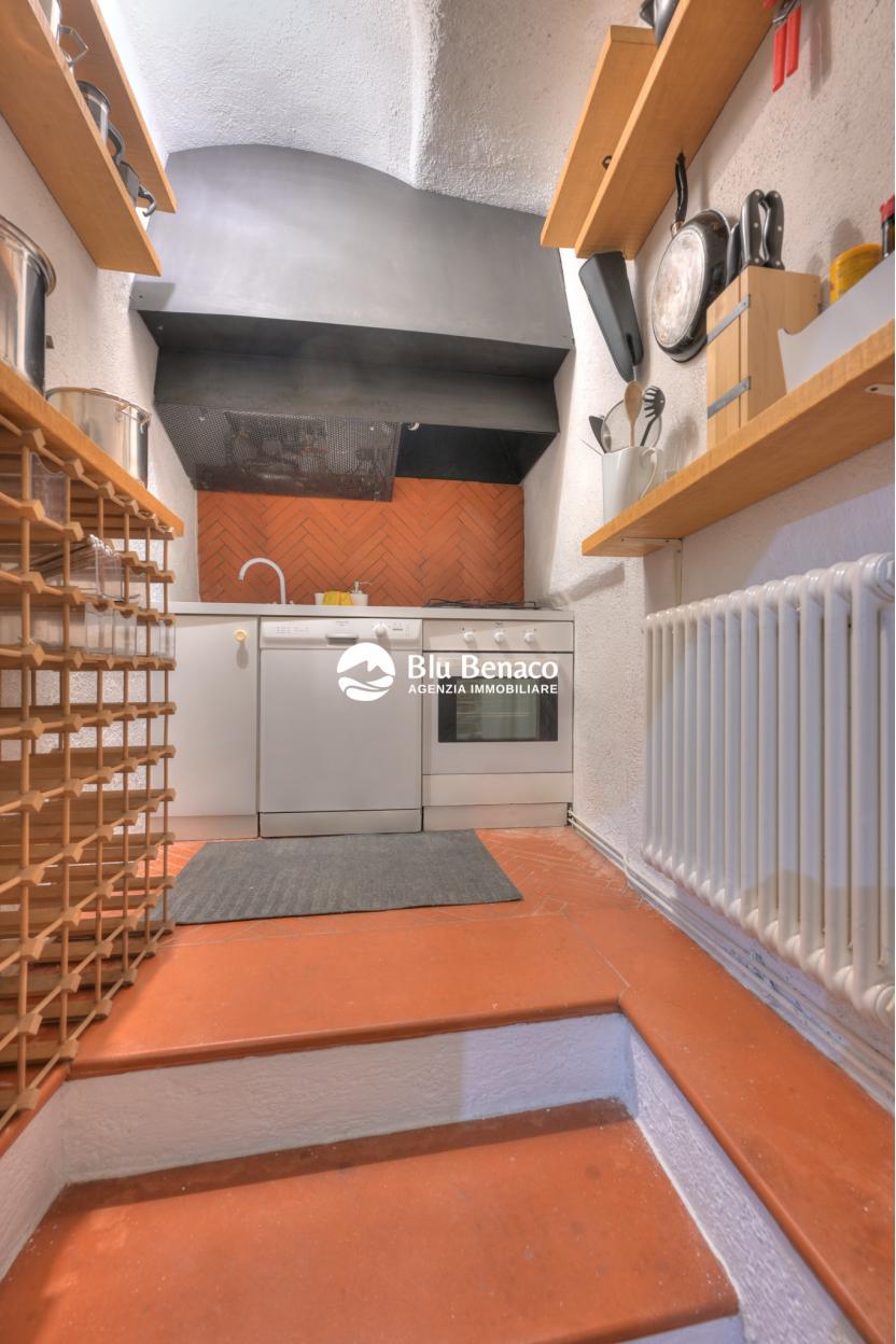 Appartamento piano terra, in vendita porto di Gargnano 