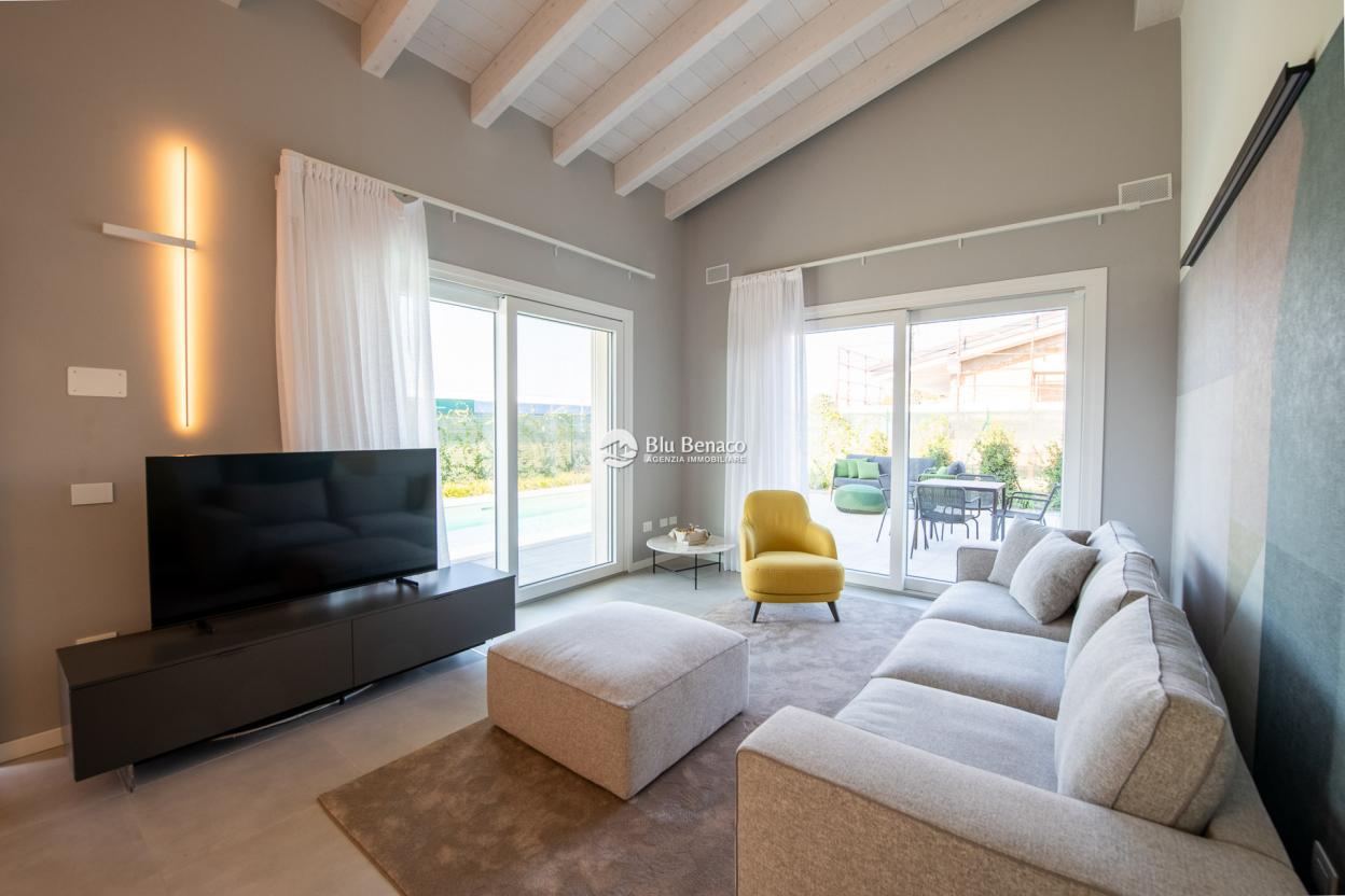 Villa zu verkaufen in Padenghe sul Garda