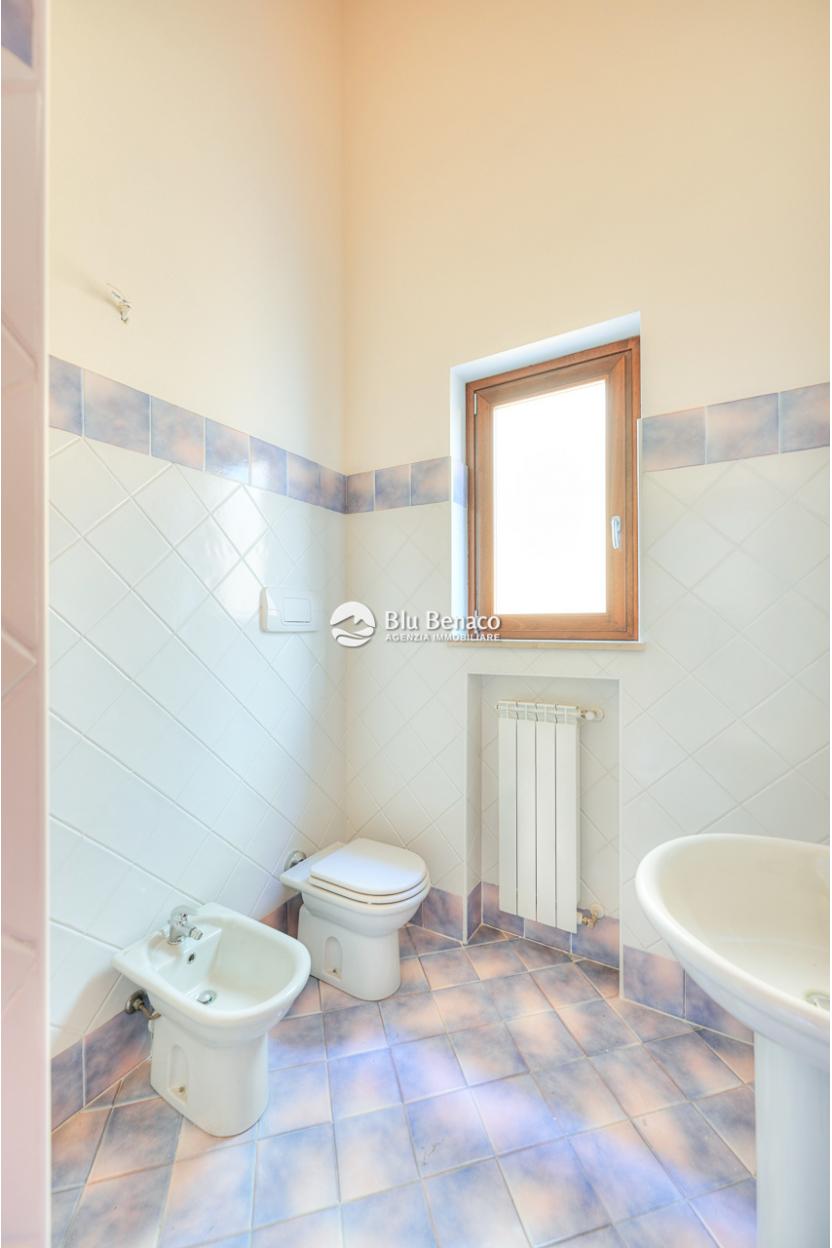 Unmissable three-room apartment for sale in Maderno