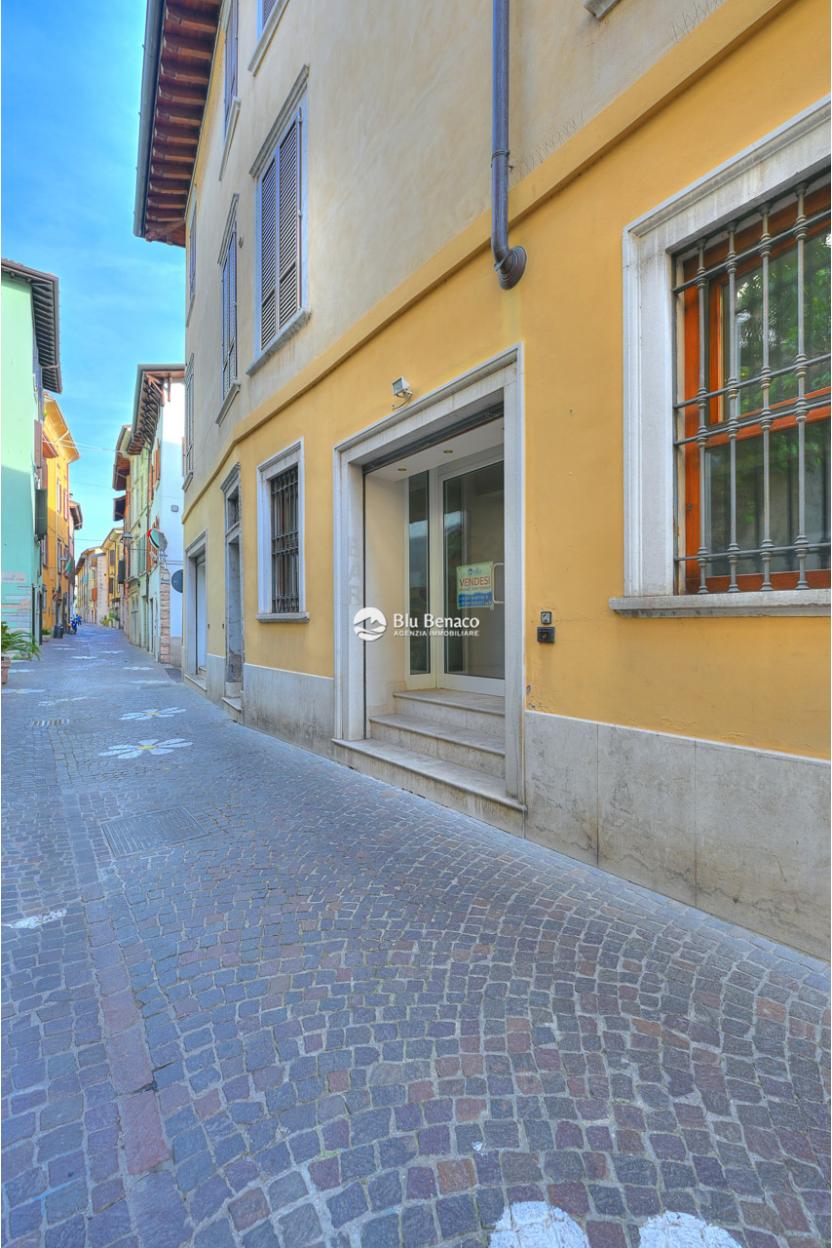 Commercial space for sale in Salò 