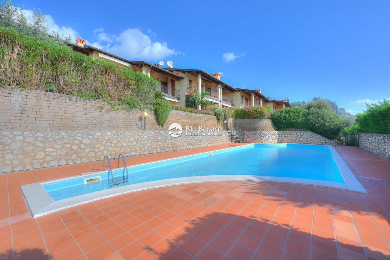 Elegant four-room apartment for sale in Toscolano
