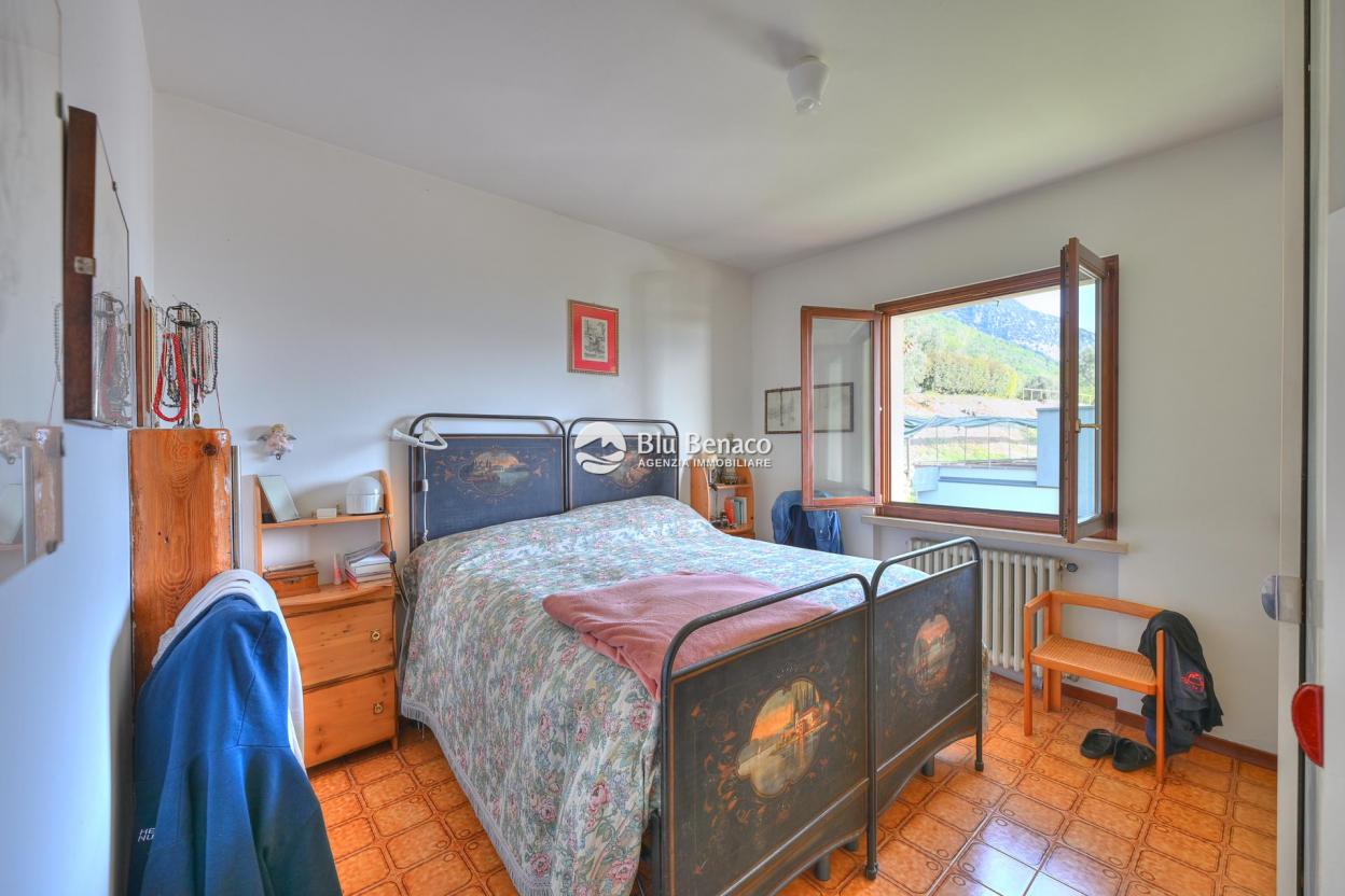 Detached villa with panoramic view in Montemaderno