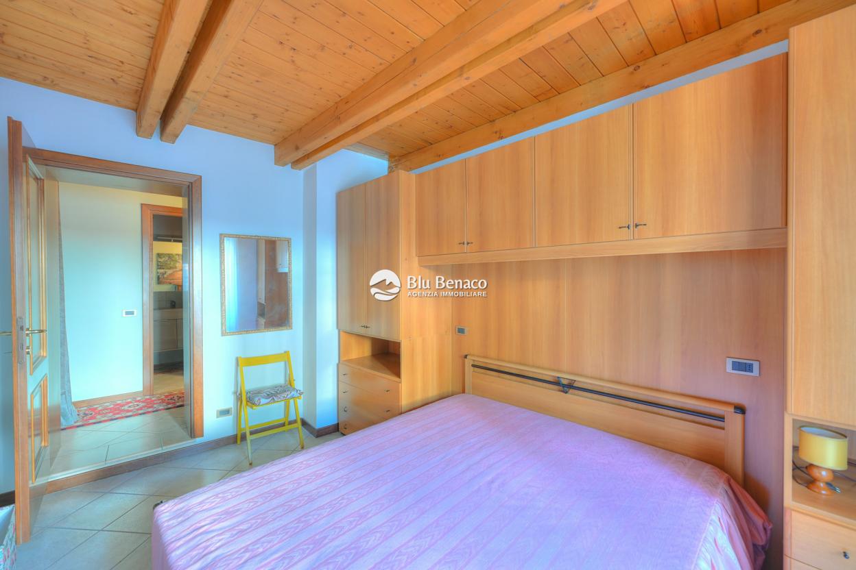 Lovely two-room apartment for sale in Maderno