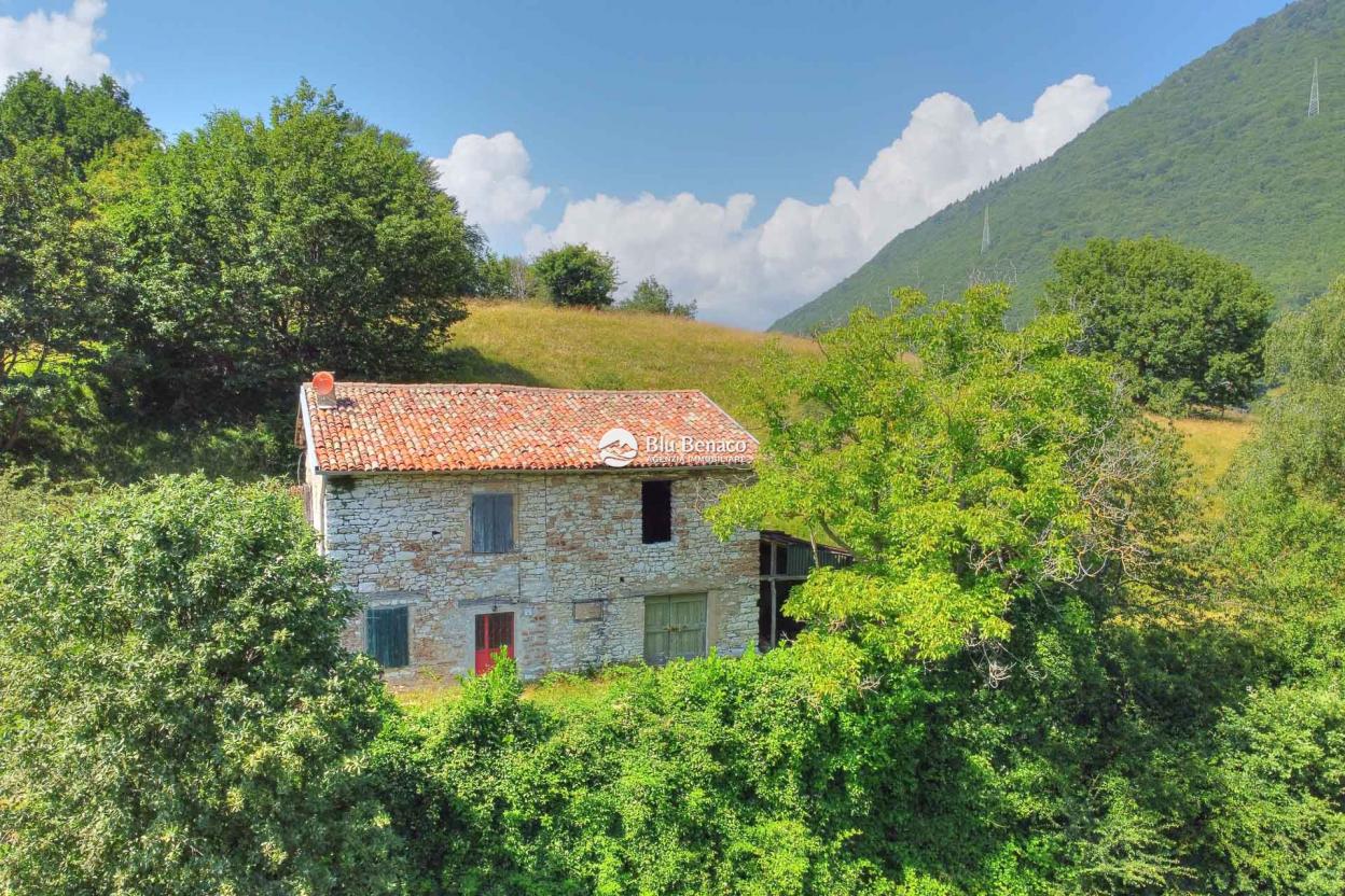 Detached property in Briano