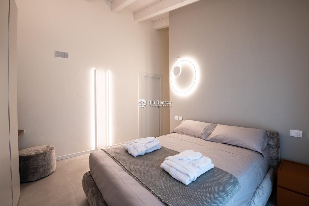 Villa zu verkaufen in Padenghe sul Garda