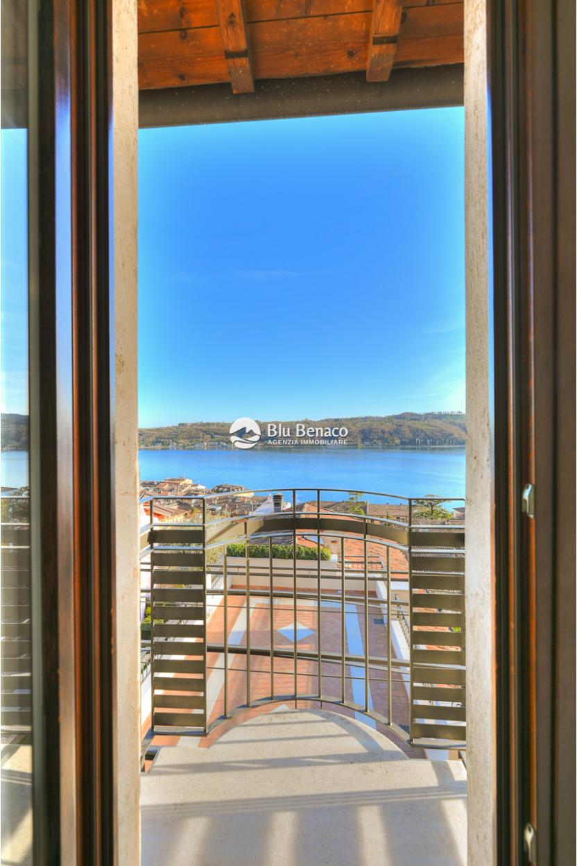 Penthouse for sale with stunning lake view in Salò