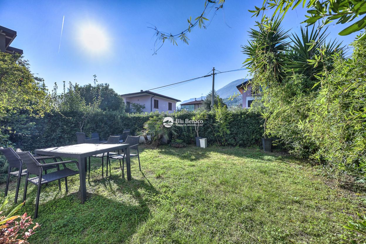 Toscolano Maderno, two-room apartment with garden