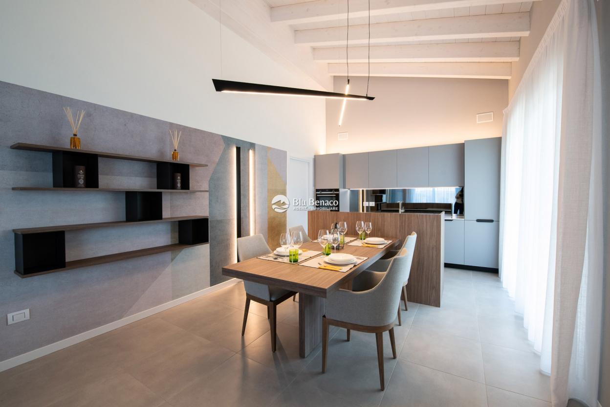 Villa zu verkaufen in Manerba del Garda