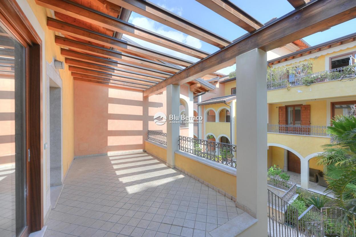 Imperdibile bilocale con terrazza in vendita a Maderno