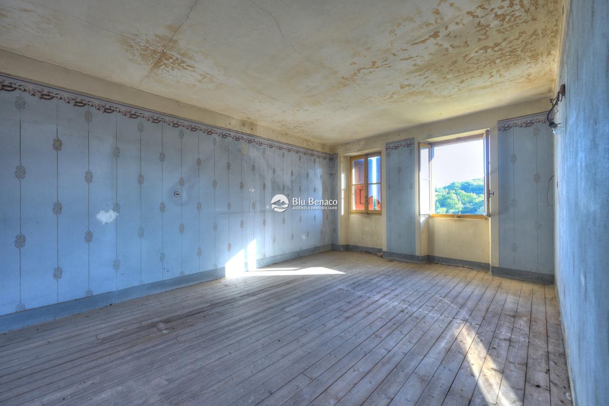 Porzione cielo terra in vendita a Navazzo 