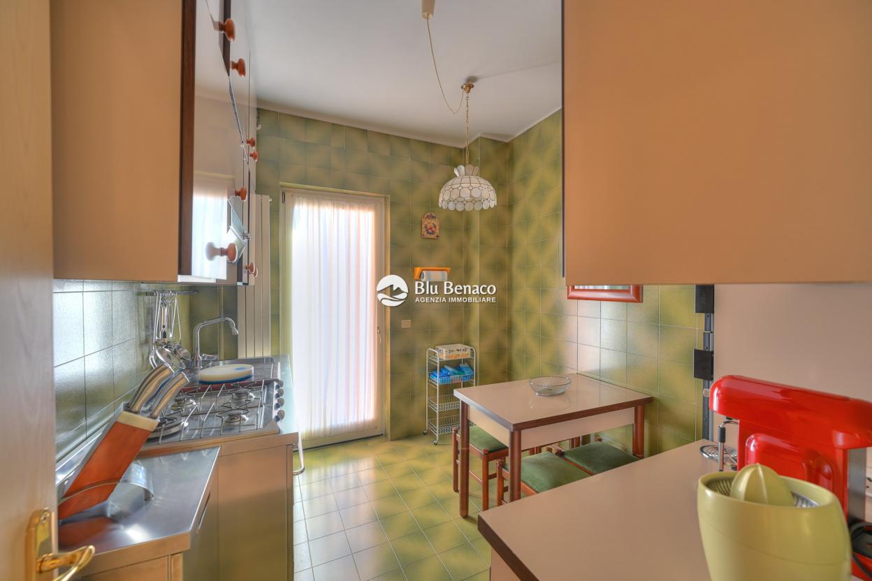 Elegant three-room apartment for sale in Maderno
