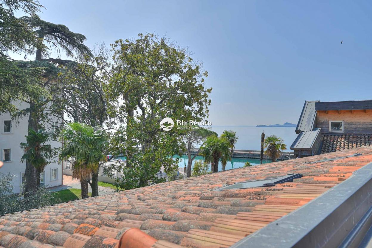 Imperdibile bilocale con terrazza in vendita a Maderno