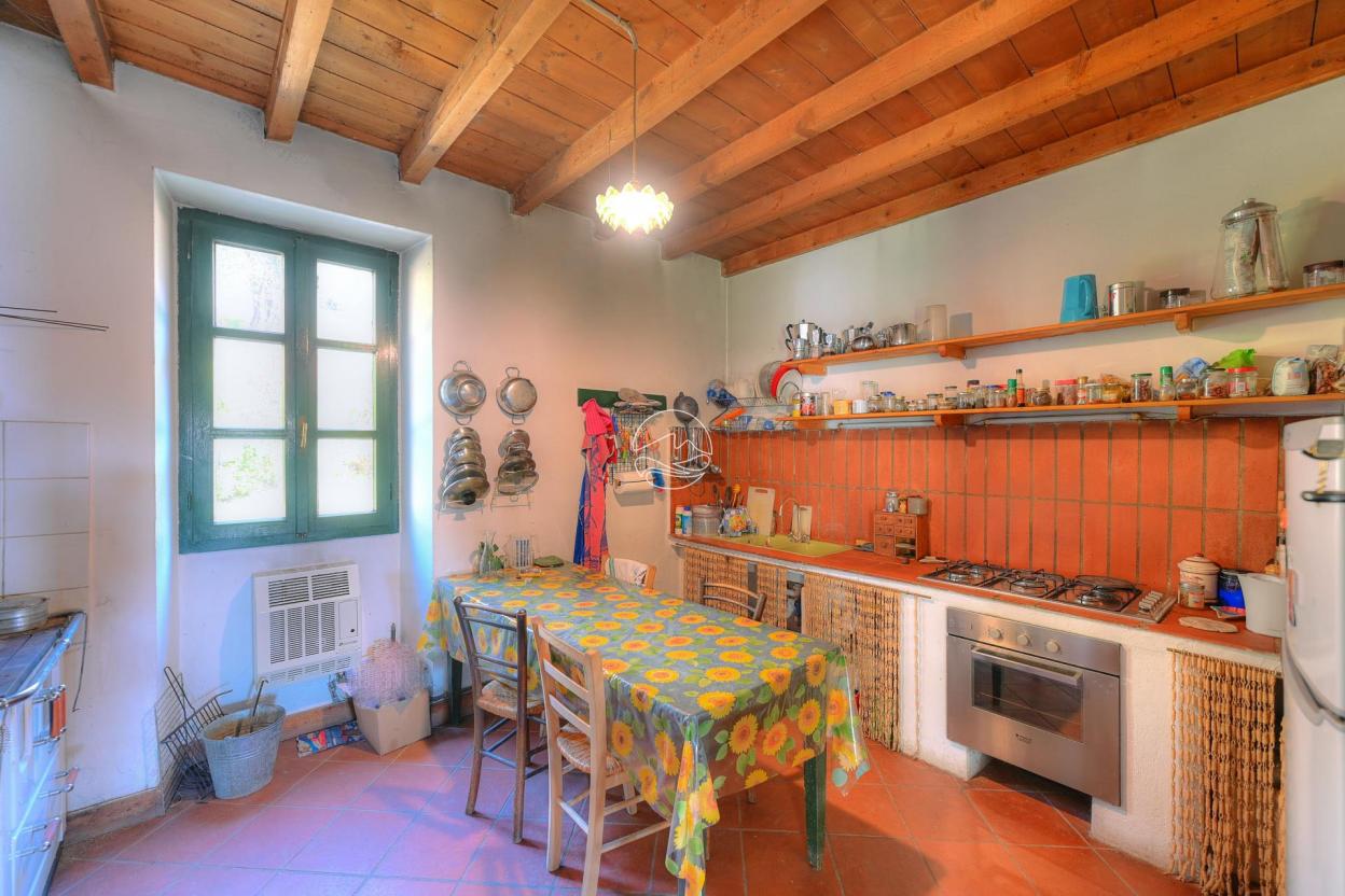 Farmhouse for sale in the hills of Toscolano Maderno