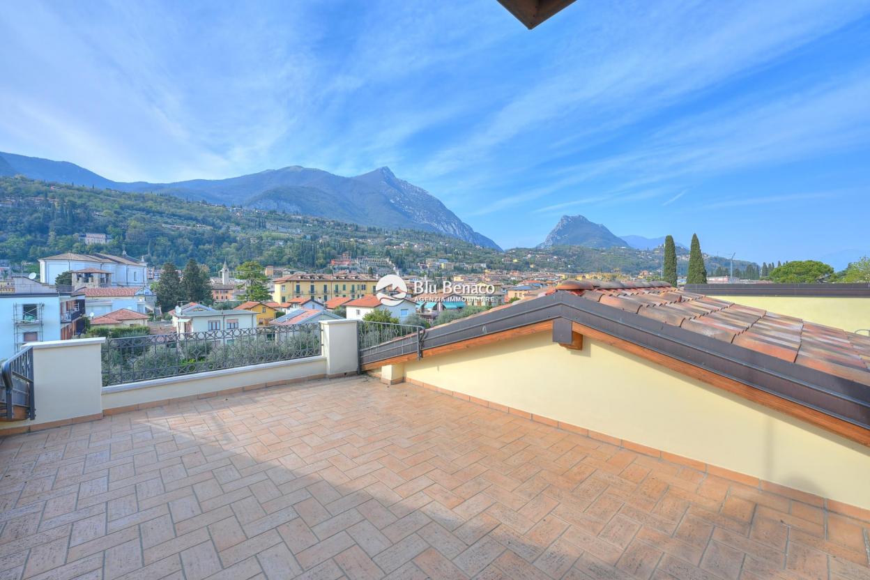 Unmissable three-room apartment for sale in Maderno