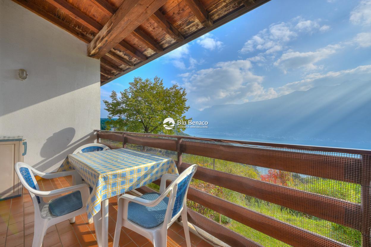 Lake-view apartment for sale in Tignale Lake-view apartment for sale in Tignale