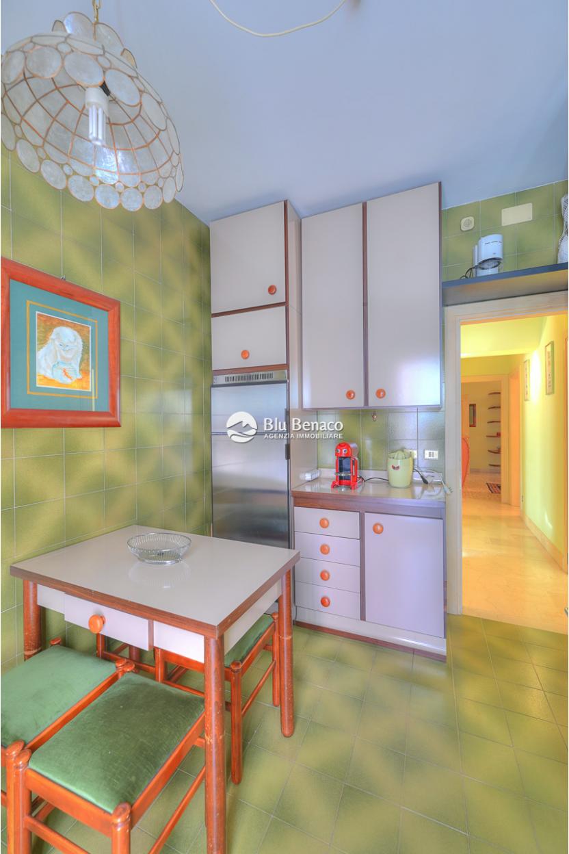 Elegant three-room apartment for sale in Maderno