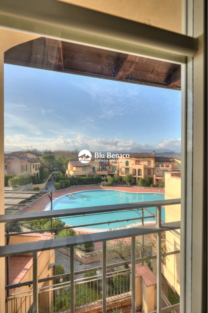 Attico vista lago, in vendita Manerba Del Garda. 