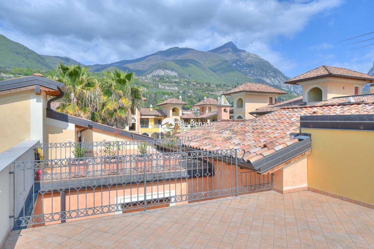 Imperdibile bilocale con terrazza in vendita a Maderno