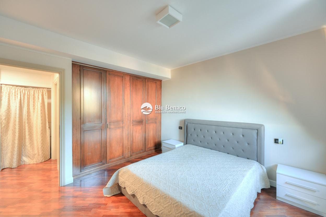 Penthouse for sale with stunning lake view in Salò