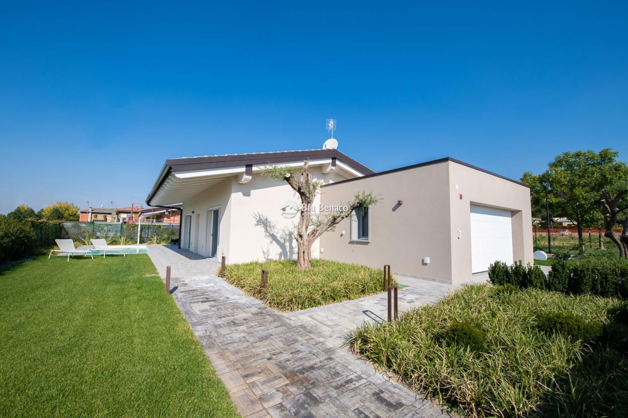 Villa zu verkaufen in Manerba del Garda