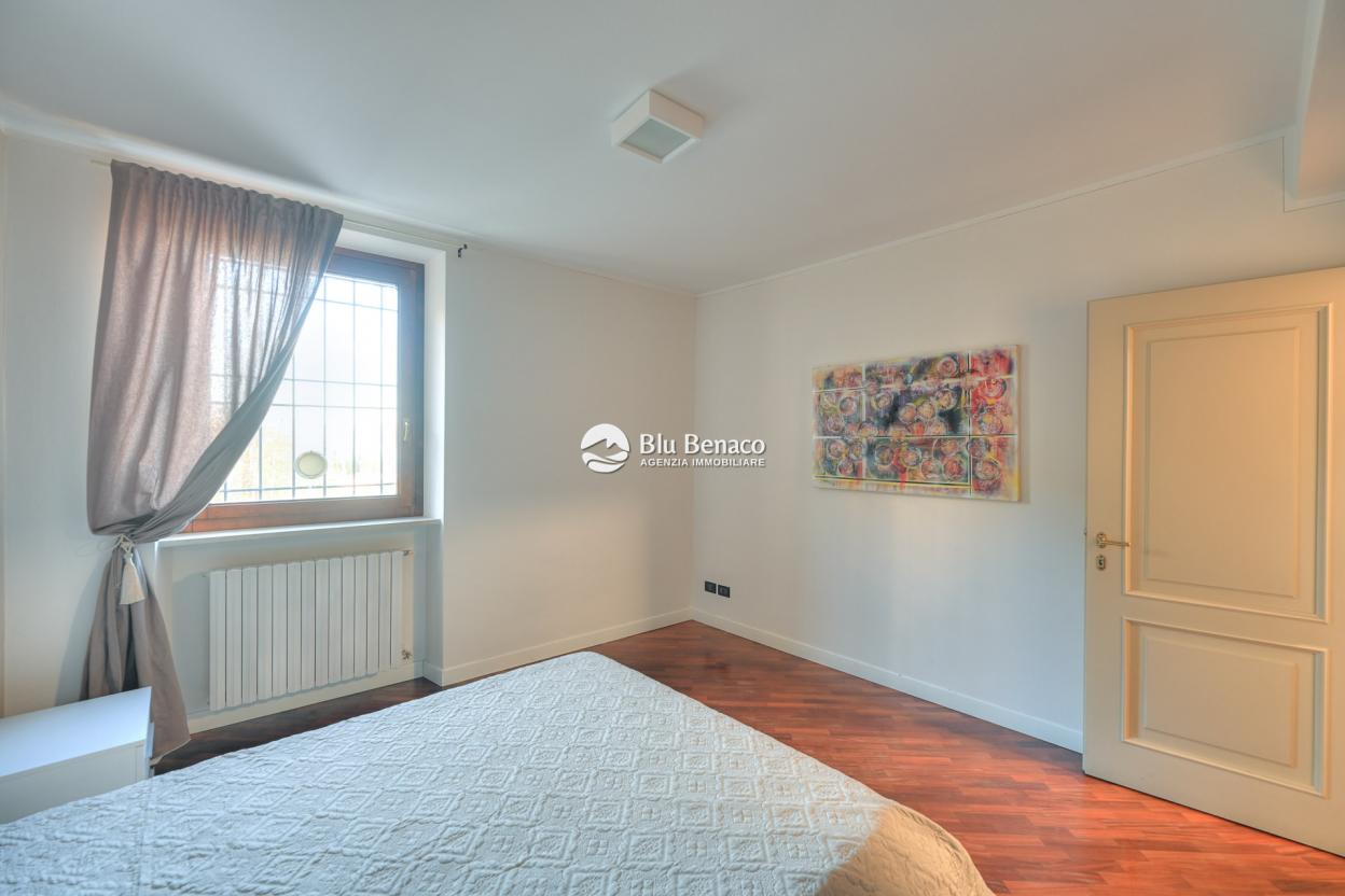Penthouse for sale with stunning lake view in Salò