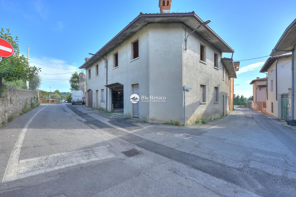 Muscoline, villetta a schiera con box auto e giardino 