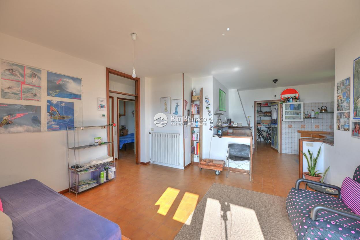 Detached villa with panoramic view in Montemaderno