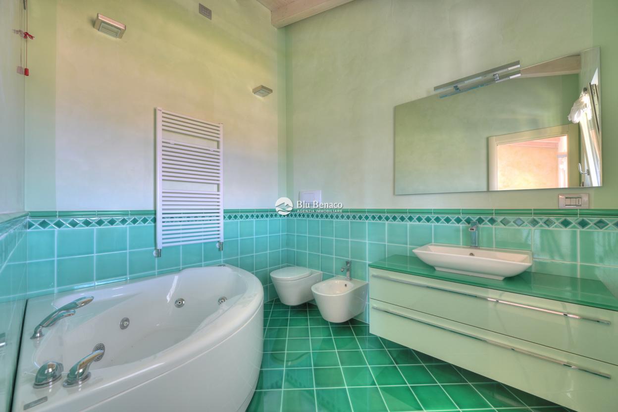 Villa zu verkaufen in Polpenazze del Garda