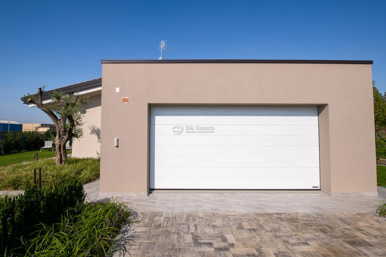 Villa zu verkaufen in Manerba del Garda