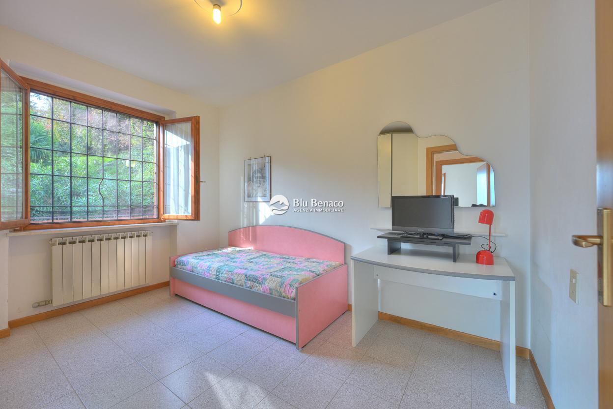 Lake-view apartment for sale in Tignale Lake-view apartment for sale in Tignale