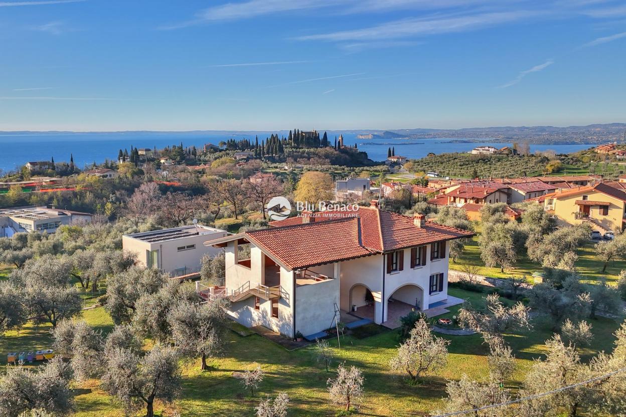 Villa indipendente con vista panoramica a Gaino