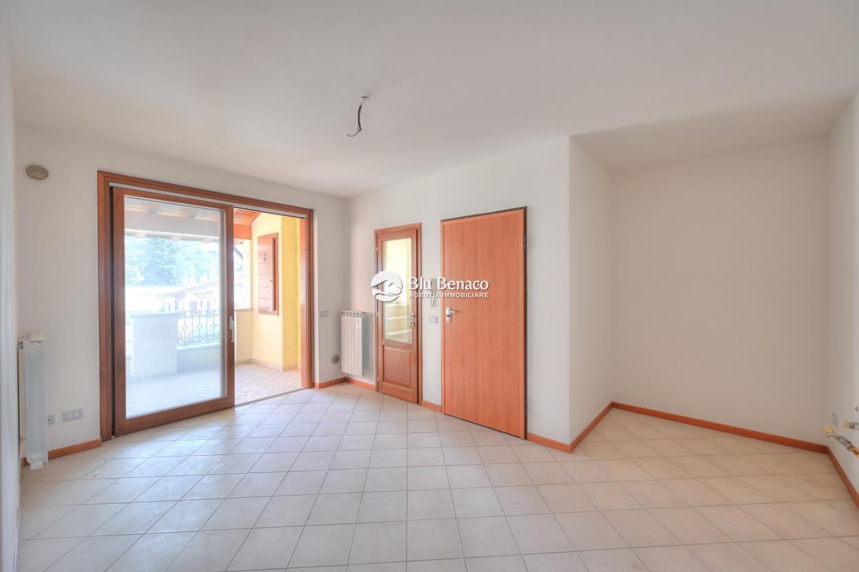Unmissable three-room apartment for sale in Maderno