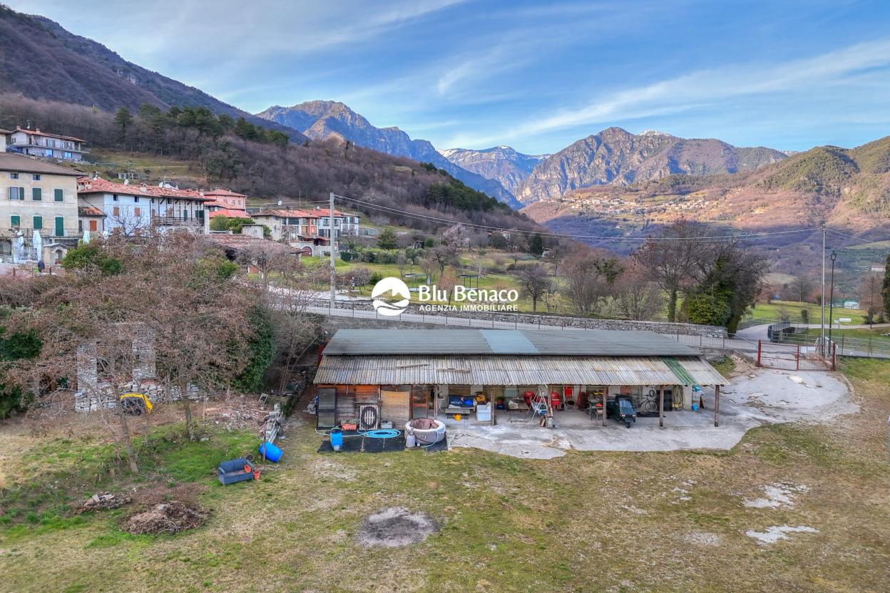 terreno edificabile con magazzino, in vendita Tignale 
