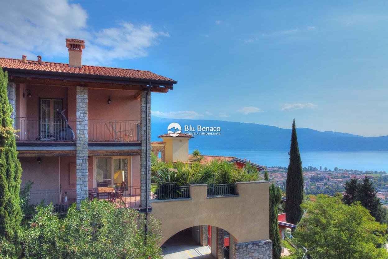 Wonderful semi-detached Villetta for sale